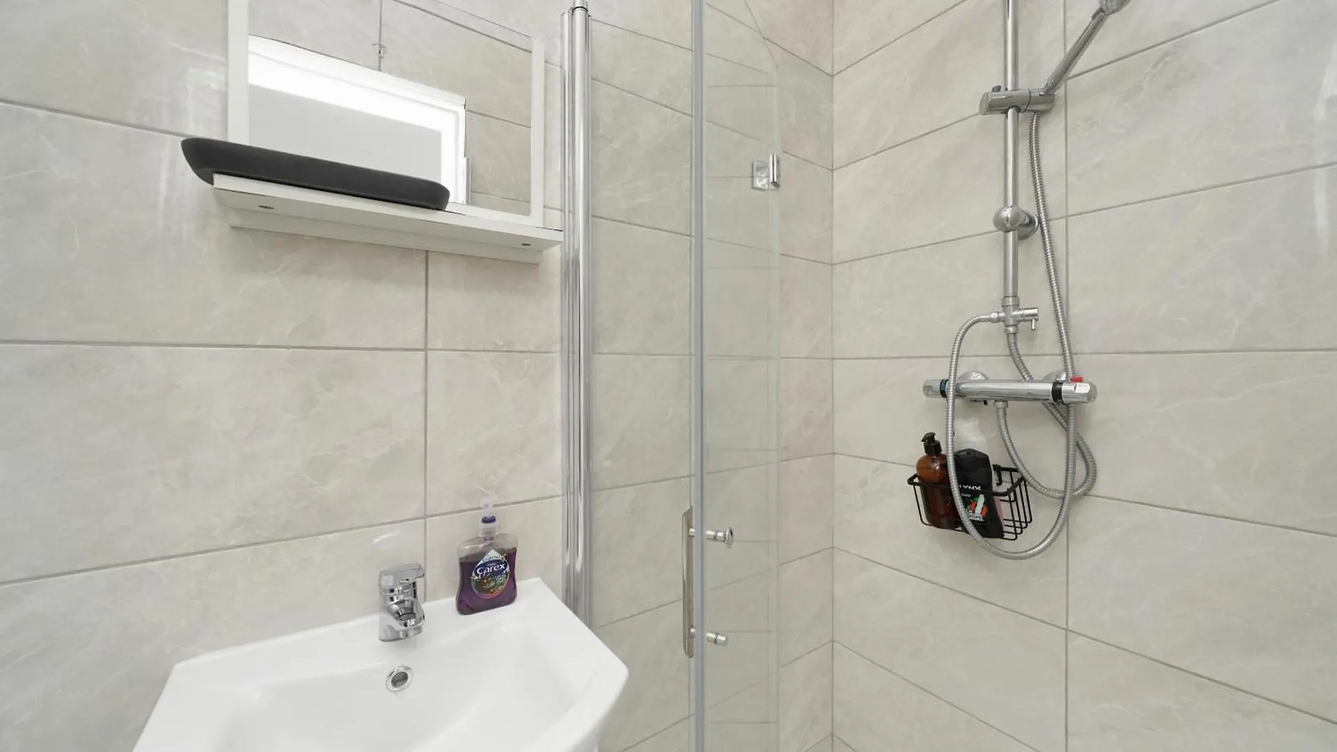 Startlet Stays Apartments - On Elizabeth Line With Free Parking London 0*,  United Kingdom